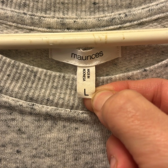 Maurices Heather Gray crewneck sweater size large - Picture 2 of 10